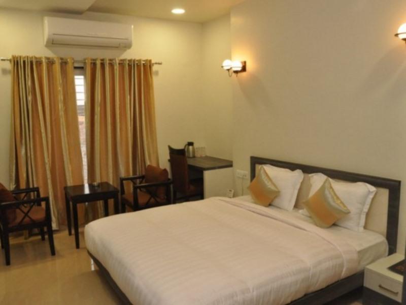 Townhouse Oak Hotel The Sudesh Raipur  Ngoại thất bức ảnh