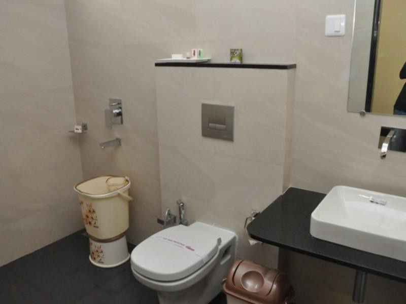 Townhouse Oak Hotel The Sudesh Raipur  Ngoại thất bức ảnh